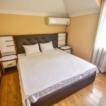 Family Apartments In Batumi Kültér fotó