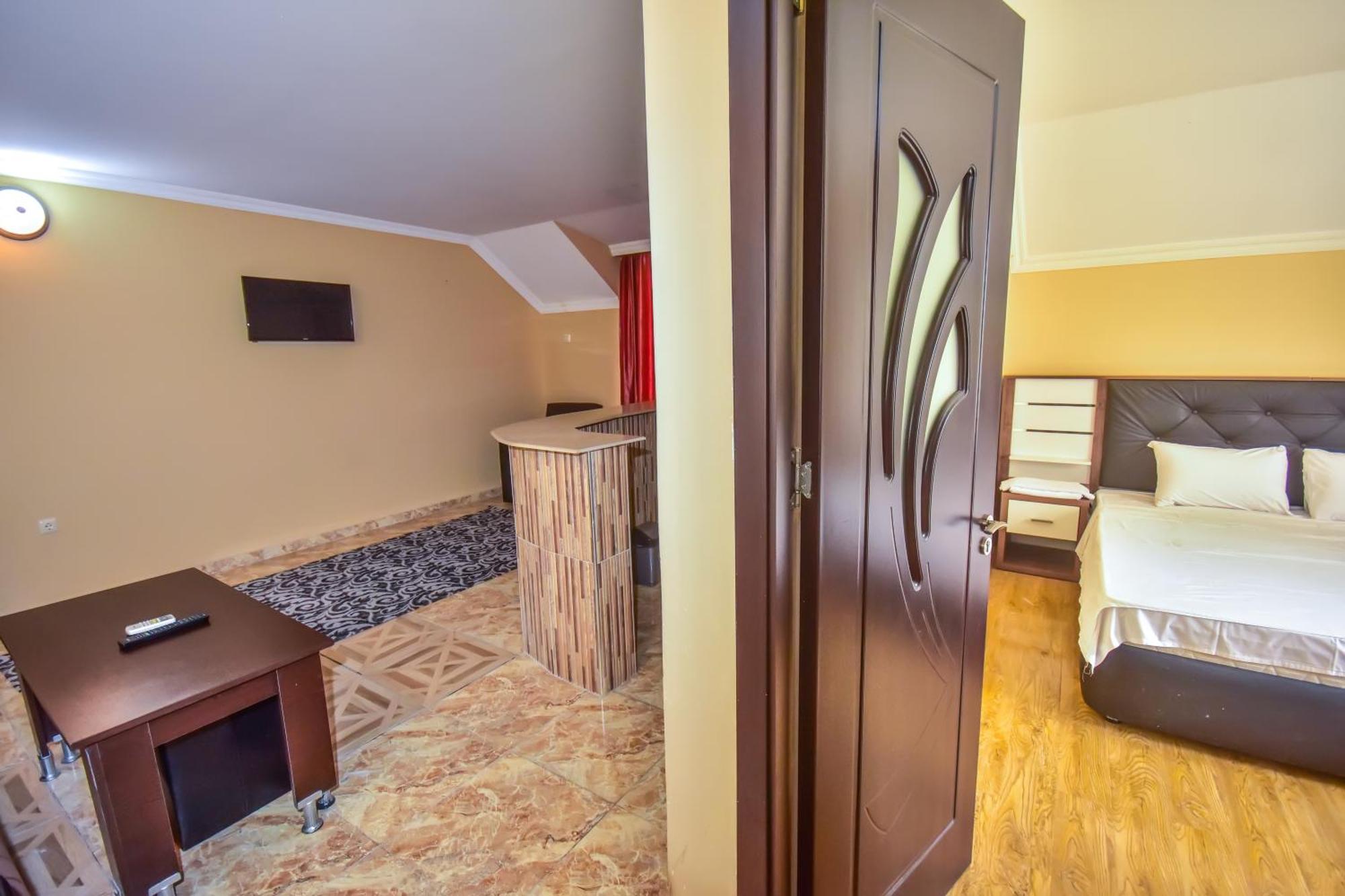 Family Apartments In Batumi Kültér fotó