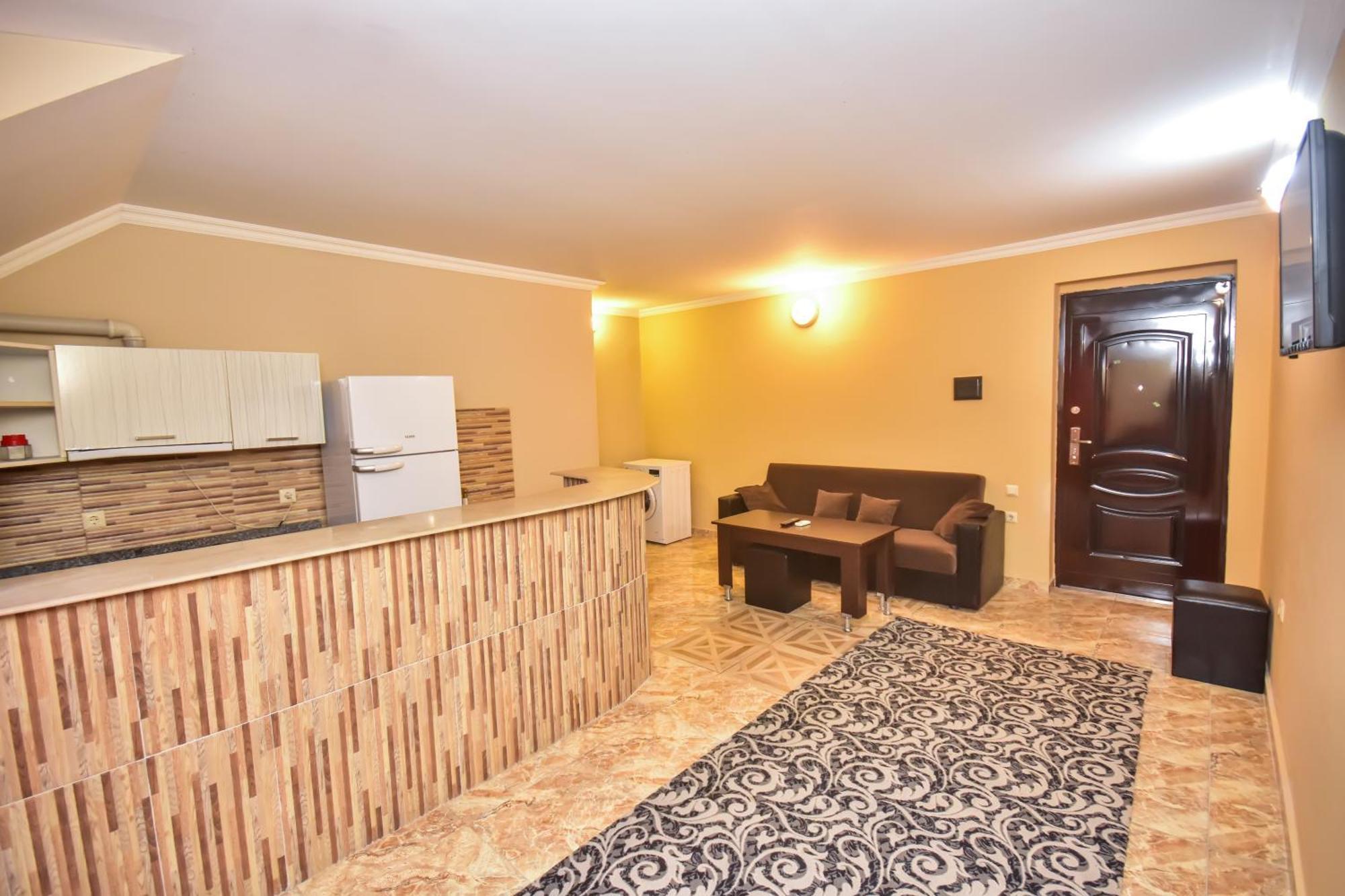 Family Apartments In Batumi Kültér fotó