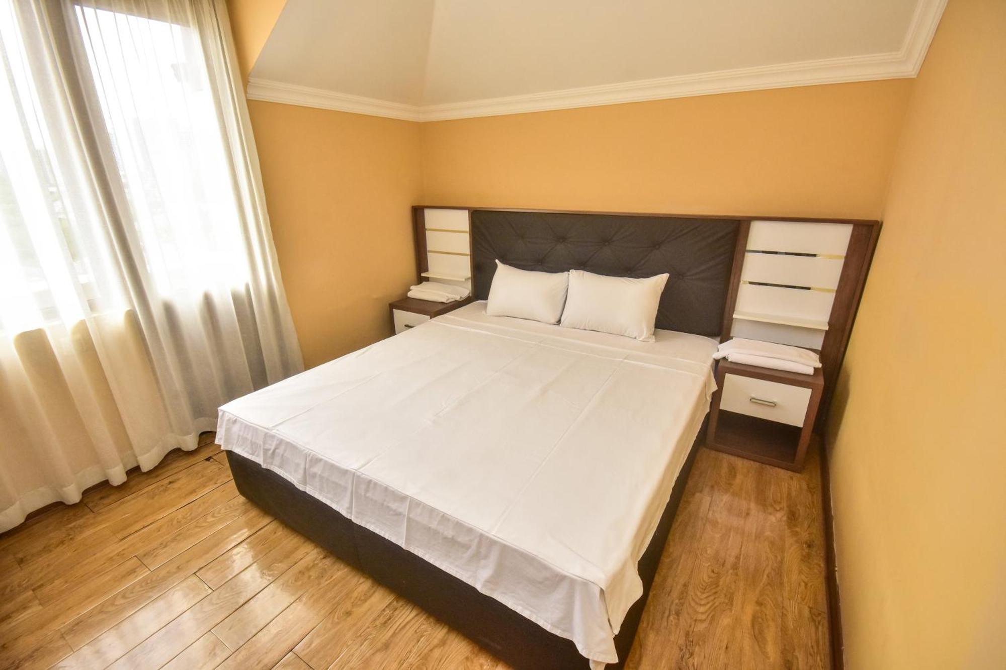 Family Apartments In Batumi Kültér fotó