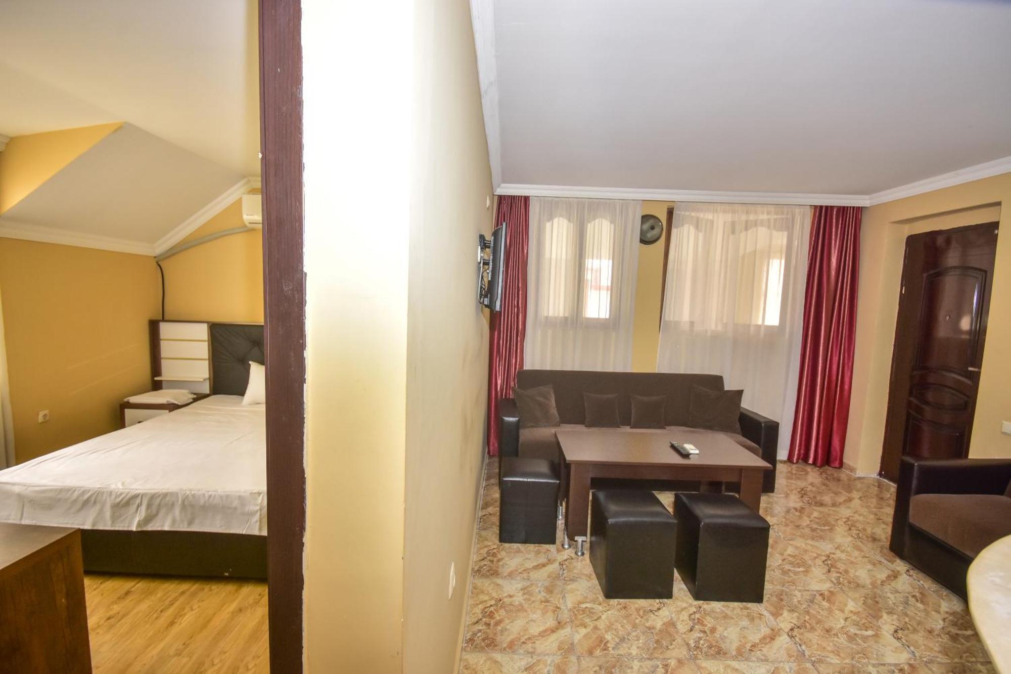 Family Apartments In Batumi Kültér fotó