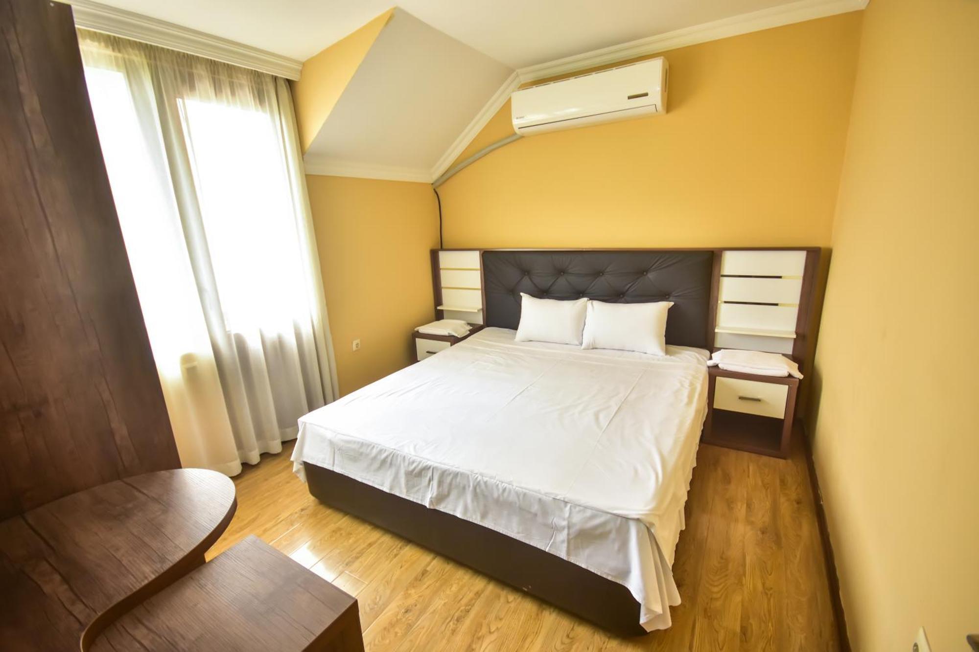 Family Apartments In Batumi Kültér fotó